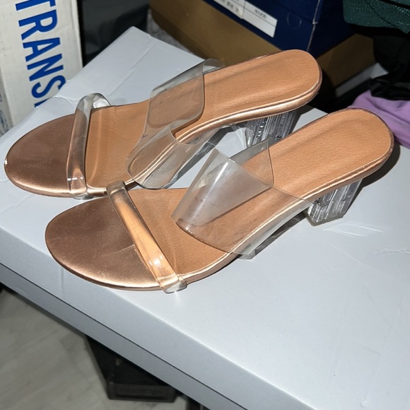 Heels - Picture 4 of 5